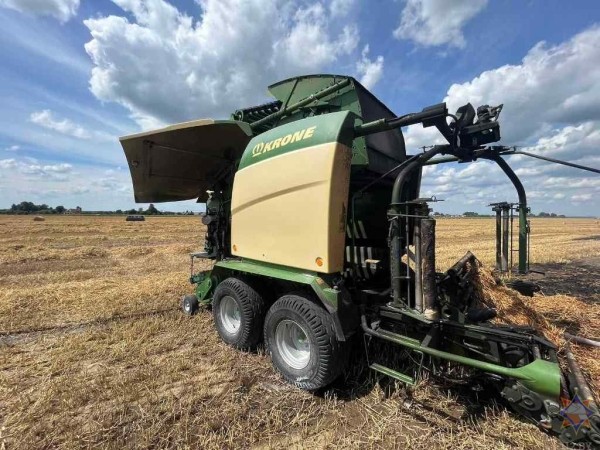 В Пружанском районе горел пресс-подборщик