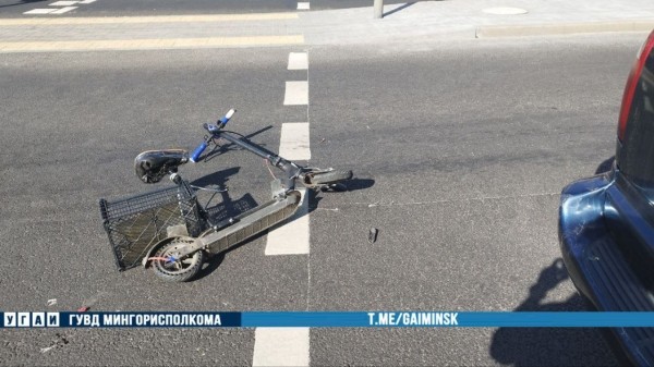Мужчина на самокате попал под колеса авто в Минске. Есть видео Мужчина на самокате попал под колеса авто в Минске. Есть видео