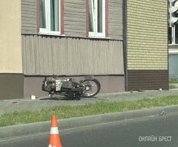 В Пинске произошло ДТП с участием авто и мото В Пинске произошло ДТП с участием авто и мото