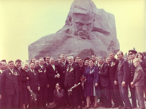 25 сентября 1971 был торжественно открыт мемориальный комплекс «Брестская крепость-герой»