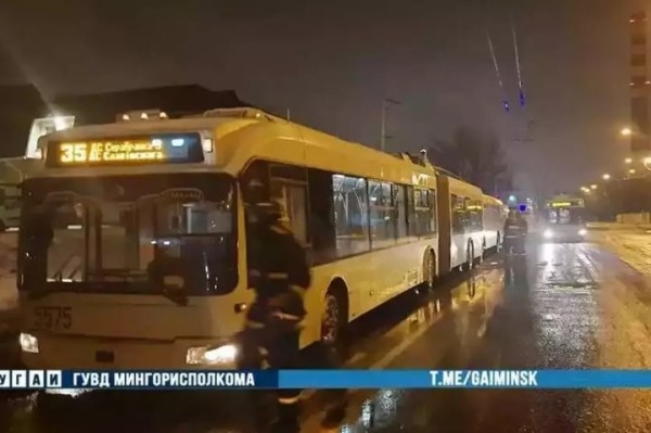 С водителя «Минсктранса» взыскали 100 000 рублей за смертельную аварию С водителя «Минсктранса» взыскали 100 000 рублей за смертельную аварию