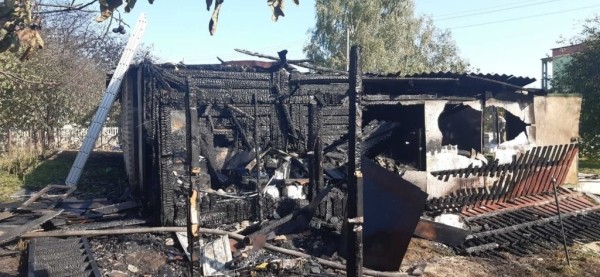 В Каменецком районе в аг. Видомля горел жилой дом В Каменецком районе в аг. Видомля горел жилой дом