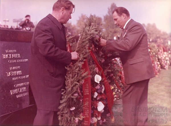 25 сентября 1971 был торжественно открыт мемориальный комплекс «Брестская крепость-герой»