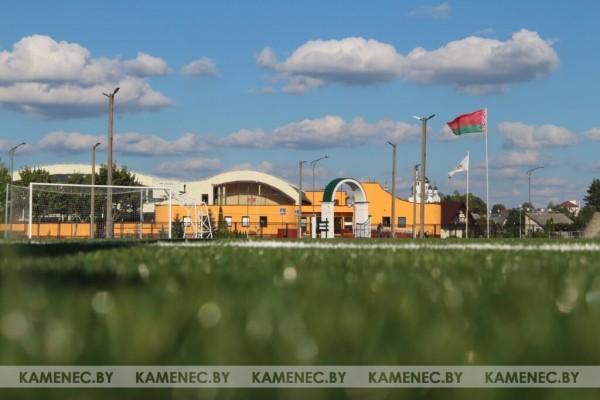 До и после. Предлагаем посмотреть на изменения Каменецкого стадиона «Колос» после обновления