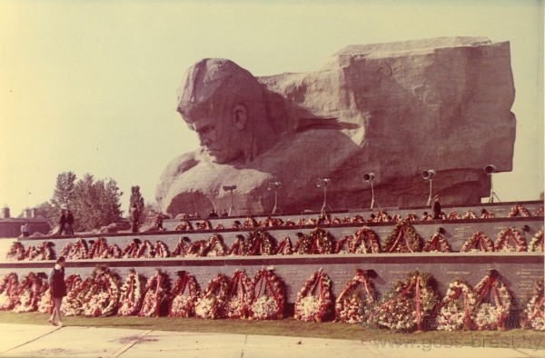 25 сентября 1971 был торжественно открыт мемориальный комплекс «Брестская крепость-герой»