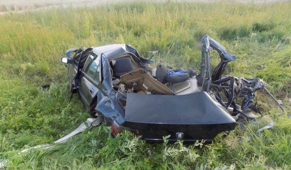 Грузовик столкнулся с легковушкой под Мстиславлем, погибли супруги. Появилось видео жуткого ДТП Грузовик столкнулся с легковушкой под Мстиславлем, погибли супруги. Появилось видео жуткого ДТП