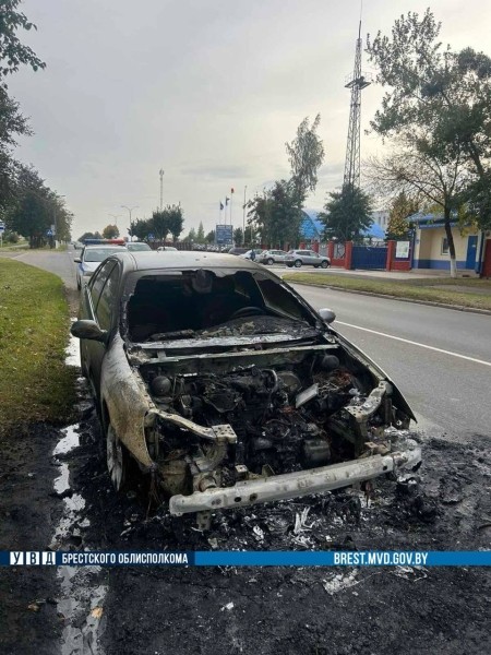 Барановичи: возгорание автомобиля