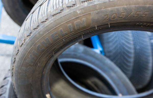 «От 50 долларов за комплект». Изучили шинный рынок в Польше и Литве