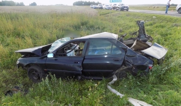 Грузовик столкнулся с легковушкой под Мстиславлем, погибли супруги. Появилось видео жуткого ДТП Грузовик столкнулся с легковушкой под Мстиславлем, погибли супруги. Появилось видео жуткого ДТП