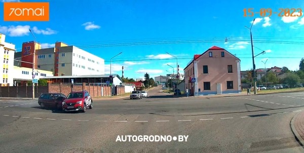 Видео аварии в Гродно, в которой один из автомобилей перевернулся. Решение ГАИ Видео аварии в Гродно, в которой один из автомобилей перевернулся. Решение ГАИ