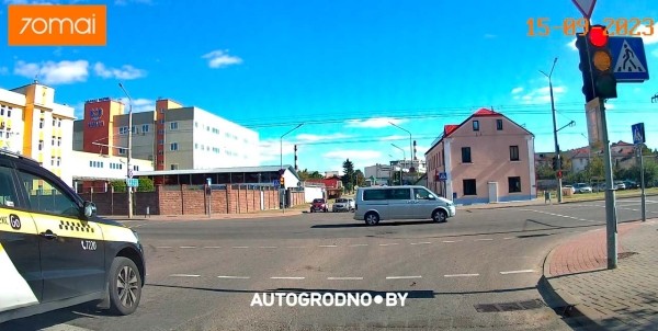 Видео аварии в Гродно, в которой один из автомобилей перевернулся. Решение ГАИ Видео аварии в Гродно, в которой один из автомобилей перевернулся. Решение ГАИ