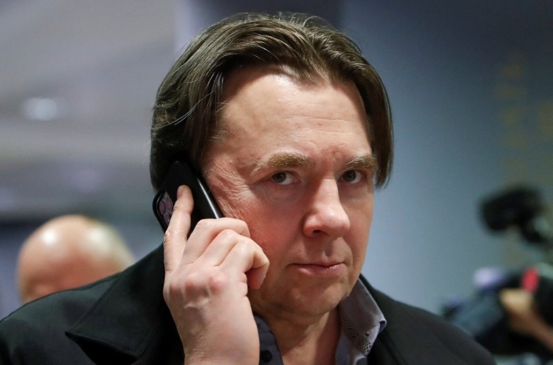 
												Константин Эрнст сравнил Стива Джобса с Гитлером: «Айфон разрушил мир человеческих связей»
											