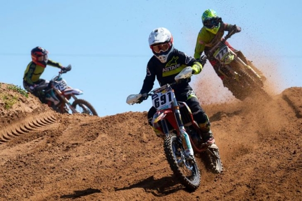 Парень из Кобрина стал чемпионом Беларуси по мотокроссу в классе 85 см куб. по итогам пяти этапов соревнований