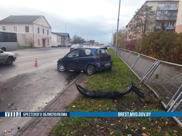 В Бресте в результате небезопасных маневров и скорости произошло два ДТП