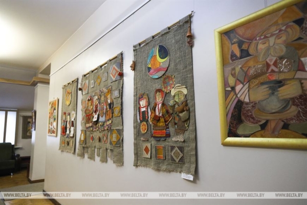 Выставка «Песні зямлі маёй» открылась в Бресте