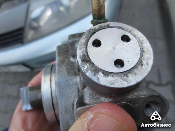 «Не поможешь себе сам – никто не поможет». История ремонта мотора, от которого отказались СТО и «гаражники»