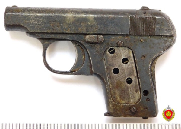 В Брестской области мужчина нашел пистолет. Где он лежал?